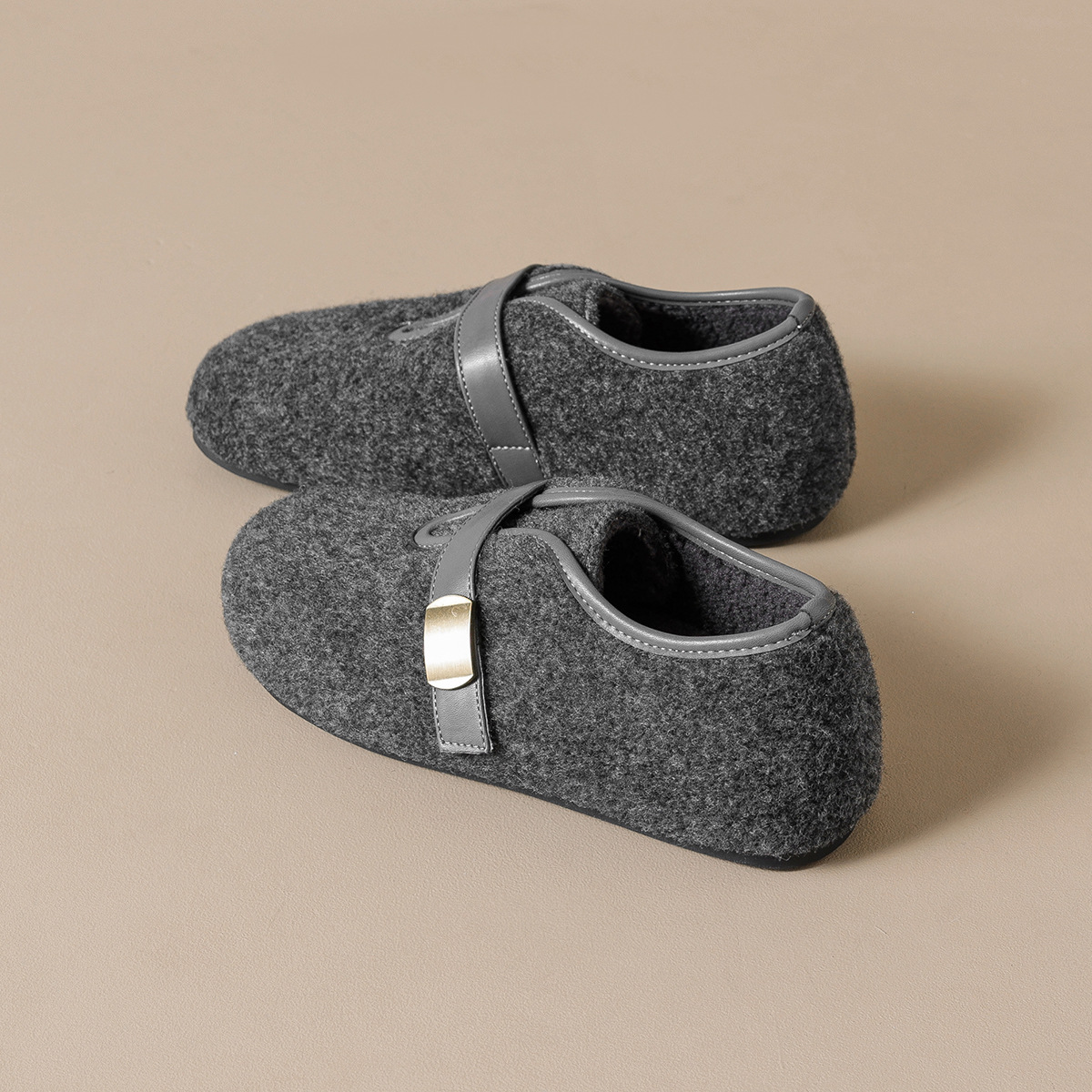 JHC-YW37 | Wool Felt & Suede Winter Shearling Fur-Lined - Fujian Jinhongchang Sports Goods Co., Ltd.