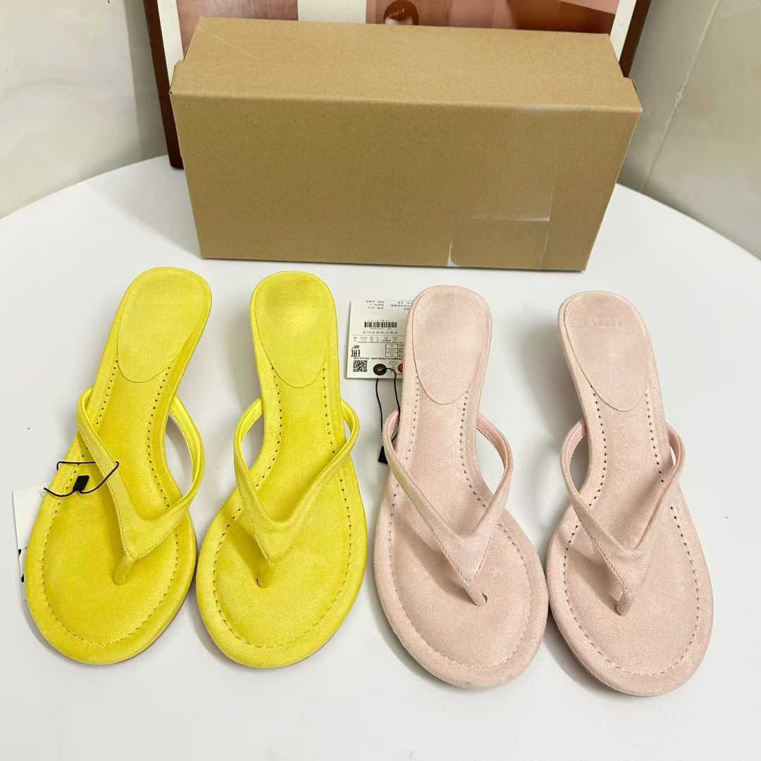 JHC-HB-032 | Round-Toe Mid-Heel Thong Flip-Flop - Fujian Jinhongchang Sports Goods Co., Ltd.