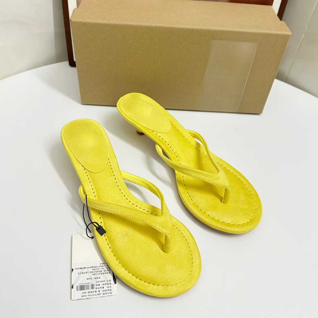 JHC-HB-032 | Round-Toe Mid-Heel Thong Flip-Flop angle 3