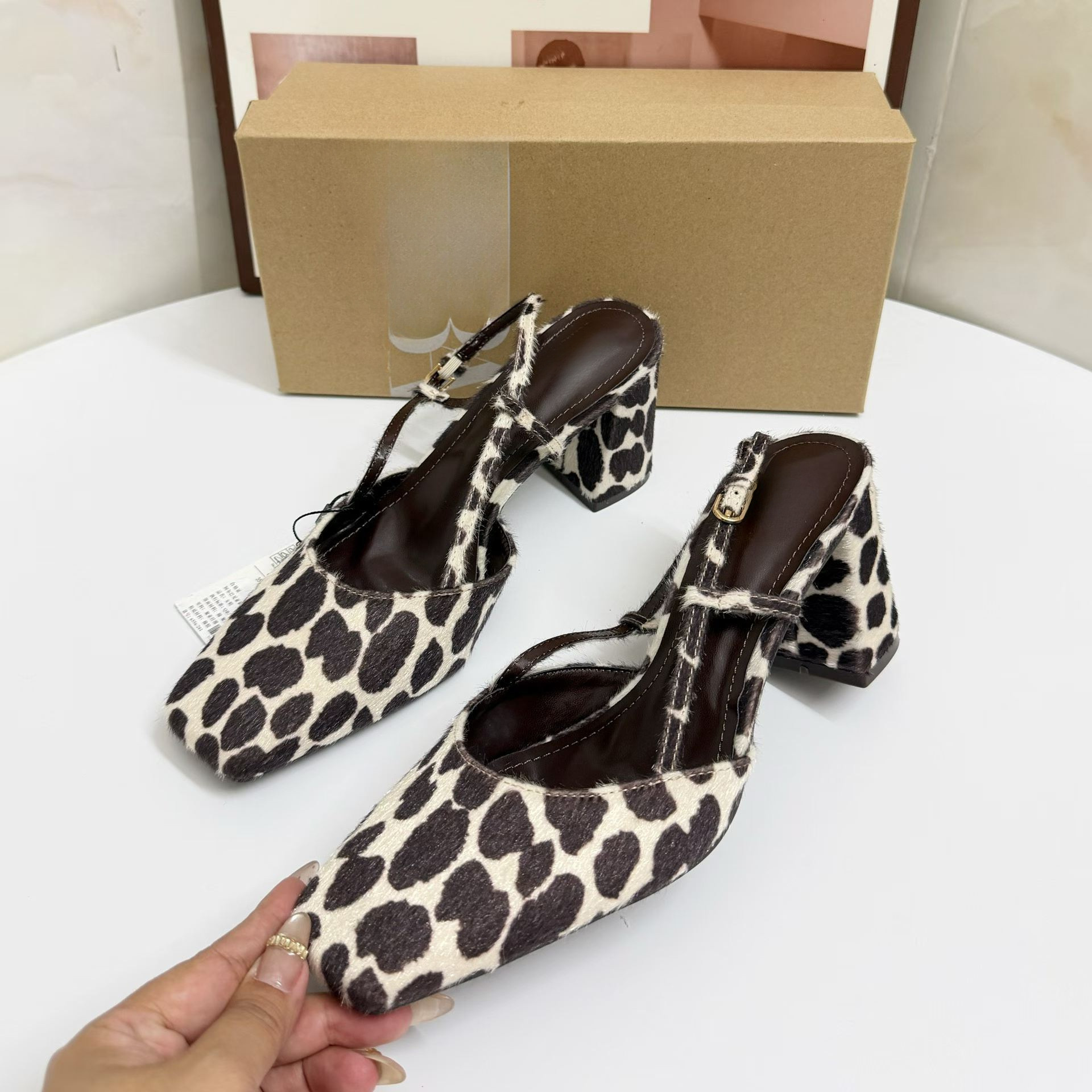 JHC-HB-178 | Animal Print Pointed-Toe Block Heel Mule Slide angle 2