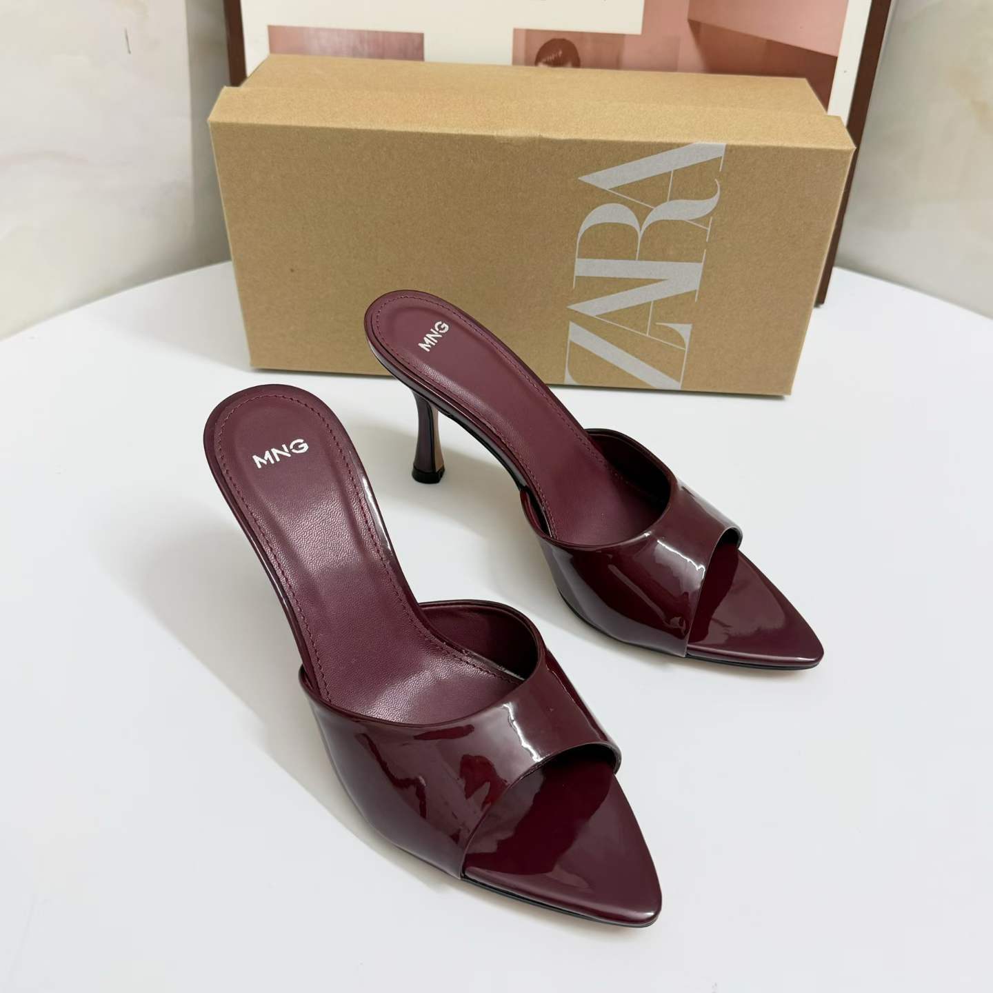 JHC-HB-062 | Patent Gloss Pointed-Toe Stiletto Heel Mule Slide angle 3