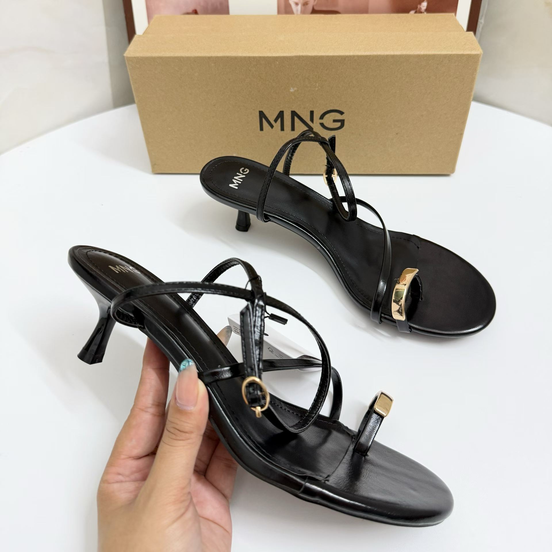 JHC-HB-226 | Metal Buckle Mid-Heel Casual Summer Sandal angle 3