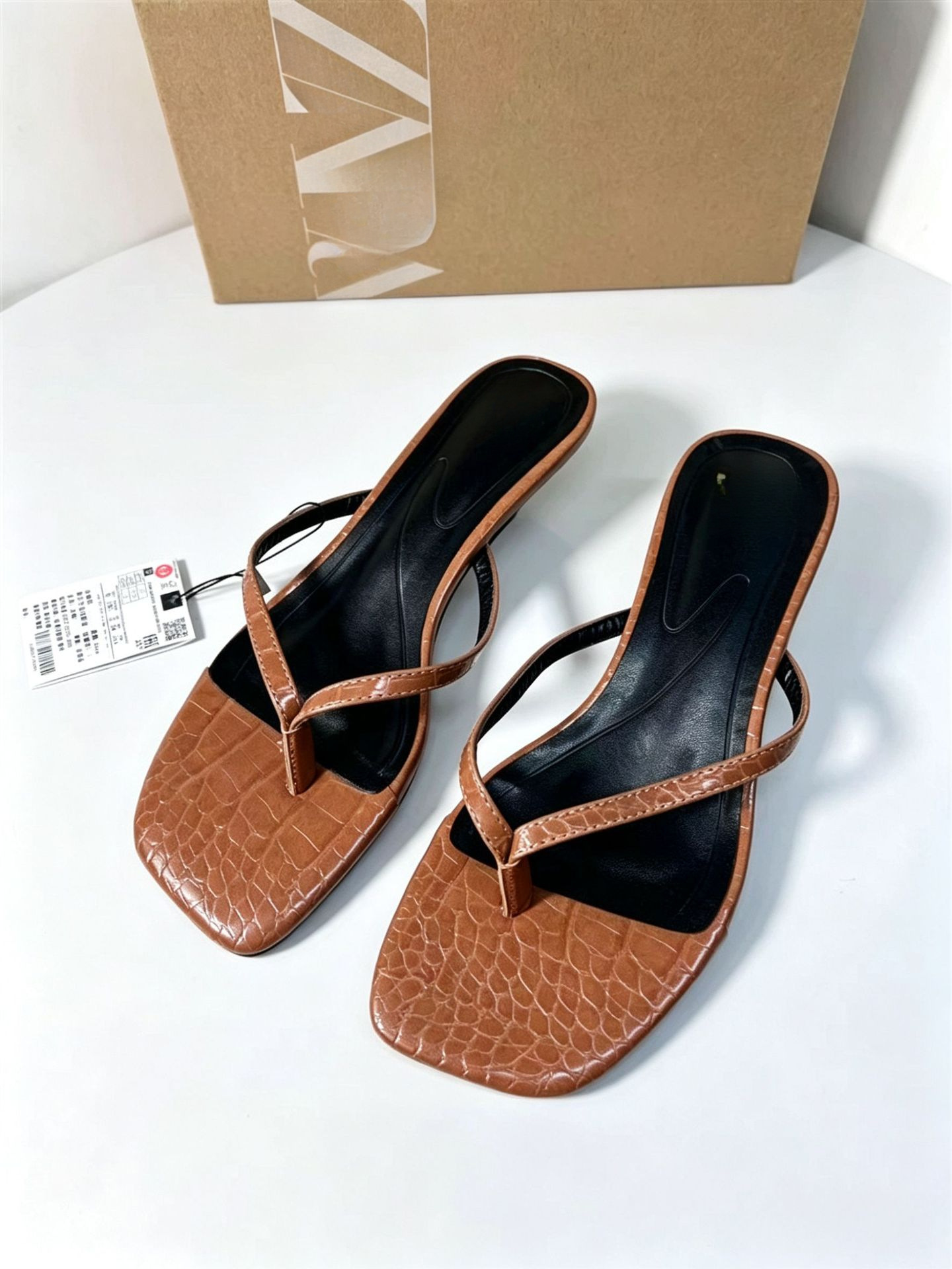 JHC-HB-074 | Slingback Square-Toe Mid-Heel Thong Flip-Flop angle 2