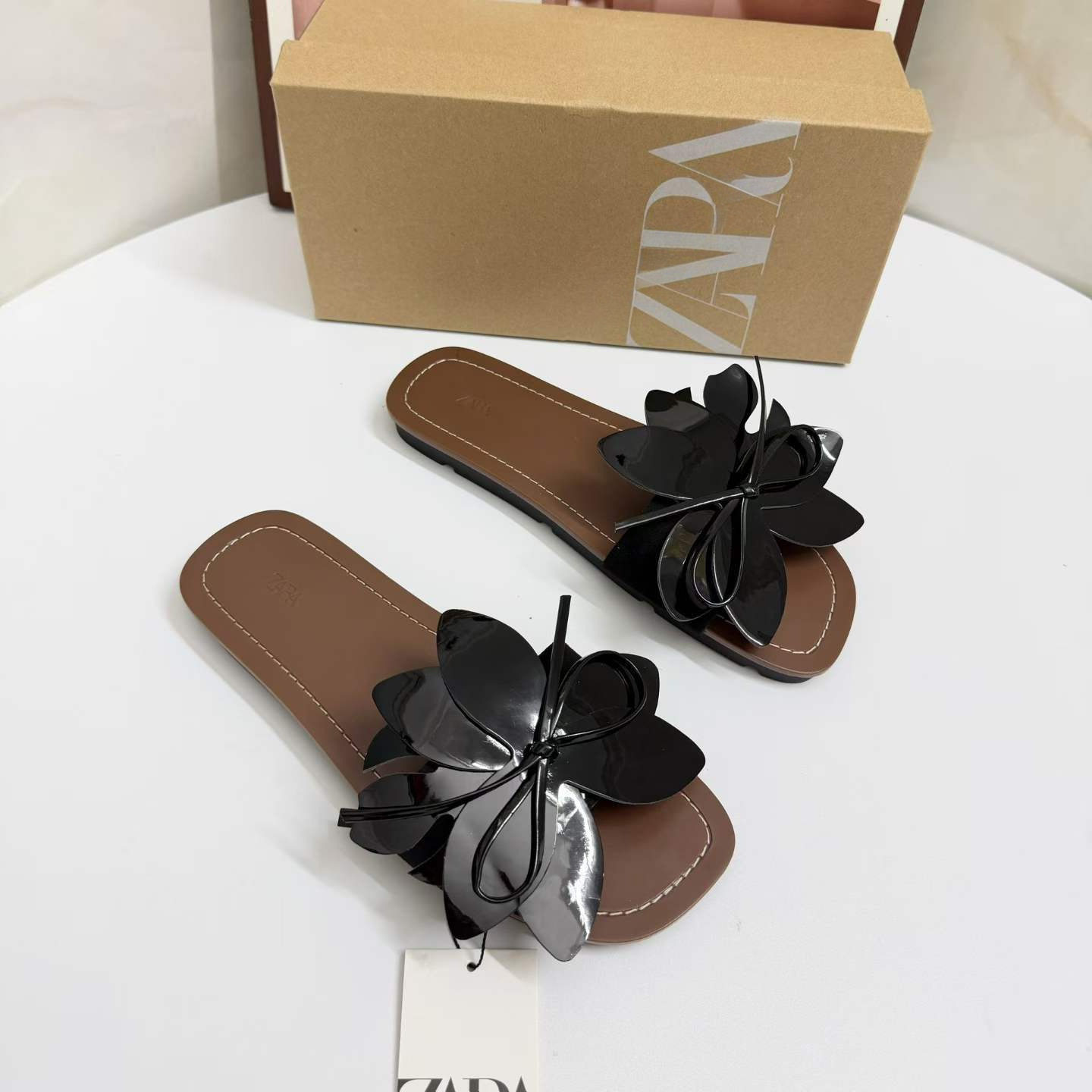 JHC-HB-288 | Bow Detail Flat Casual Slide Slipper angle 2