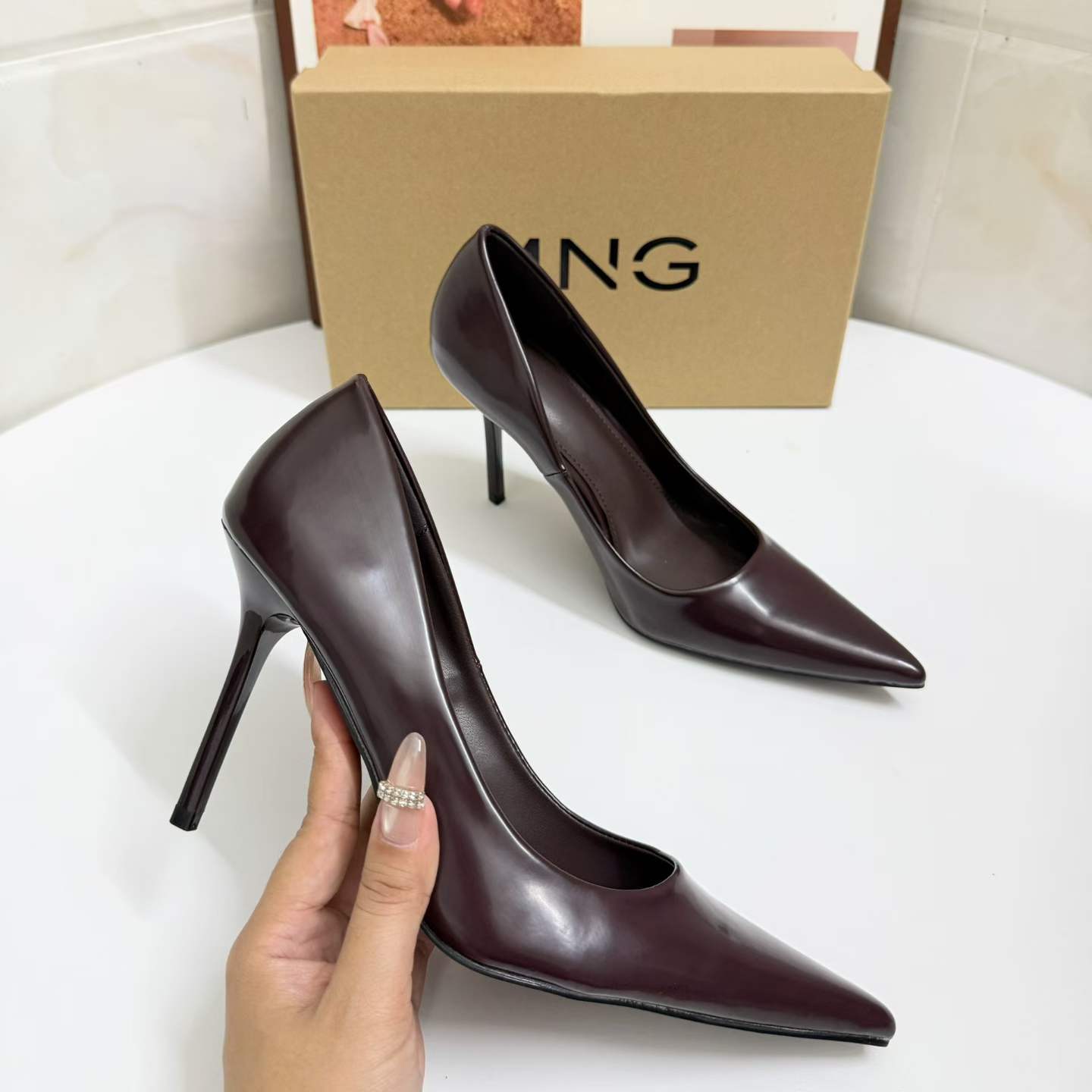 JHC-HB-082 | Patent Gloss Pointed-Toe Stiletto Heel Dress Pump angle 2