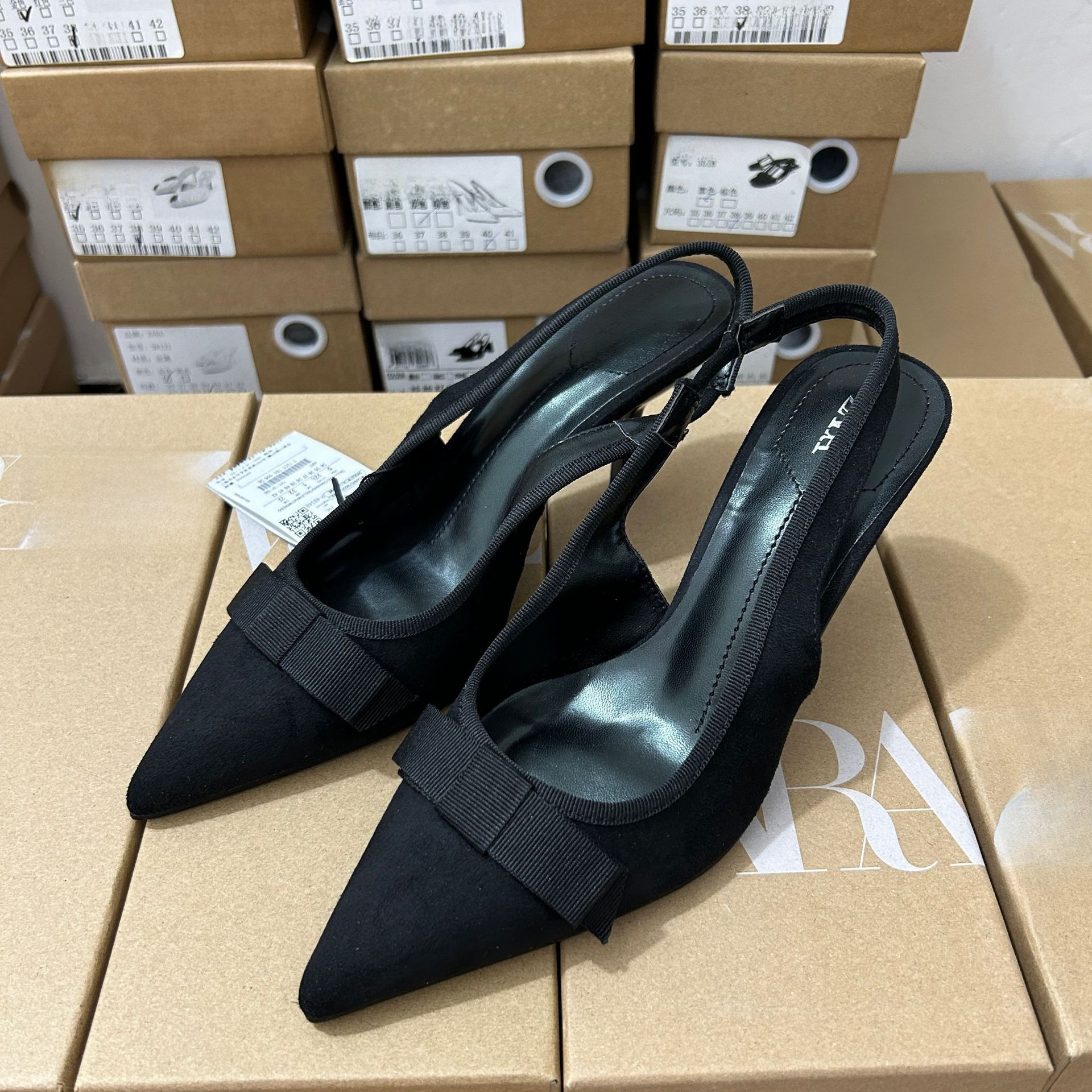 JHC-HB-198 | Bow Detail Slingback Pointed-Toe Stiletto Heel Mule Slide - Fujian Jinhongchang Sports Goods Co., Ltd.