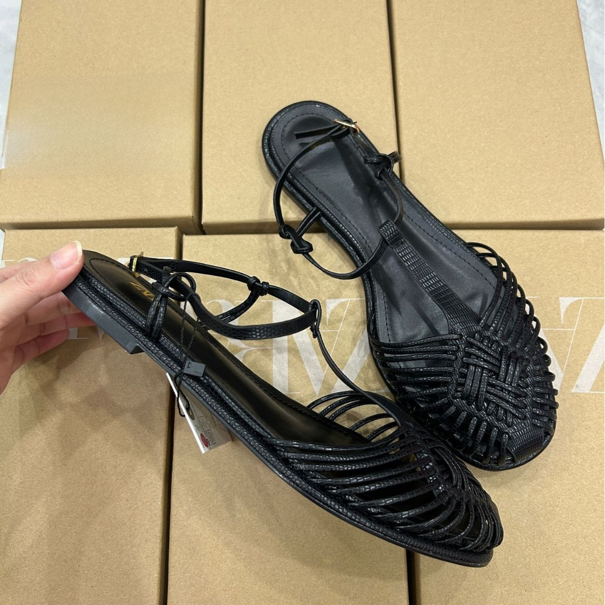 JHC-HB-274 | Woven Cutout Round-Toe Flat Gladiator Sandal angle 3