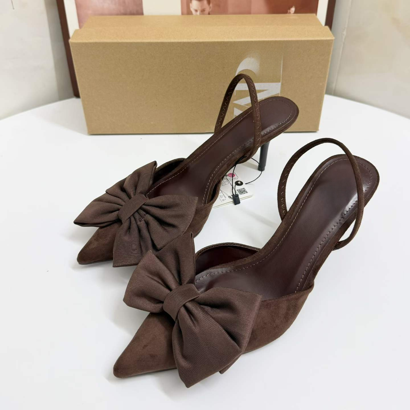 JHC-HB-264 | Bow Detail Pointed-Toe High-Heel Mule Slide - Fujian Jinhongchang Sports Goods Co., Ltd.