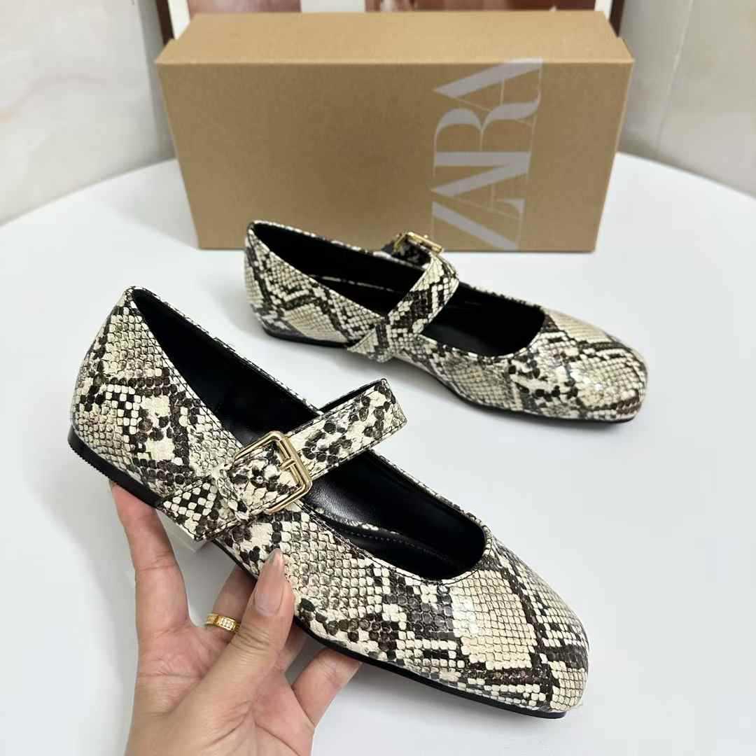 JHC-HB-228 | Minimalist Strap Animal Print Square-Toe Flat Mary Jane Flat angle 2