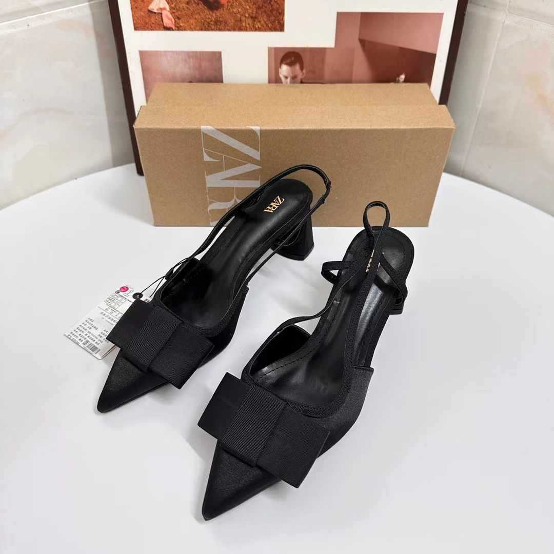 JHC-HB-302 | Bow Detail Pointed-Toe Block Heel Mule Slide angle 2