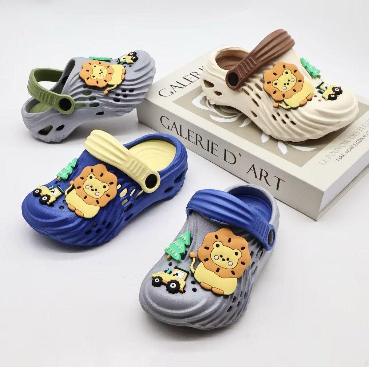 JHC-KIDS-053 | Colorblock Lightweight Kids Sport Slide (Kids Sizes) - Fujian Jinhongchang Sports Goods Co., Ltd.