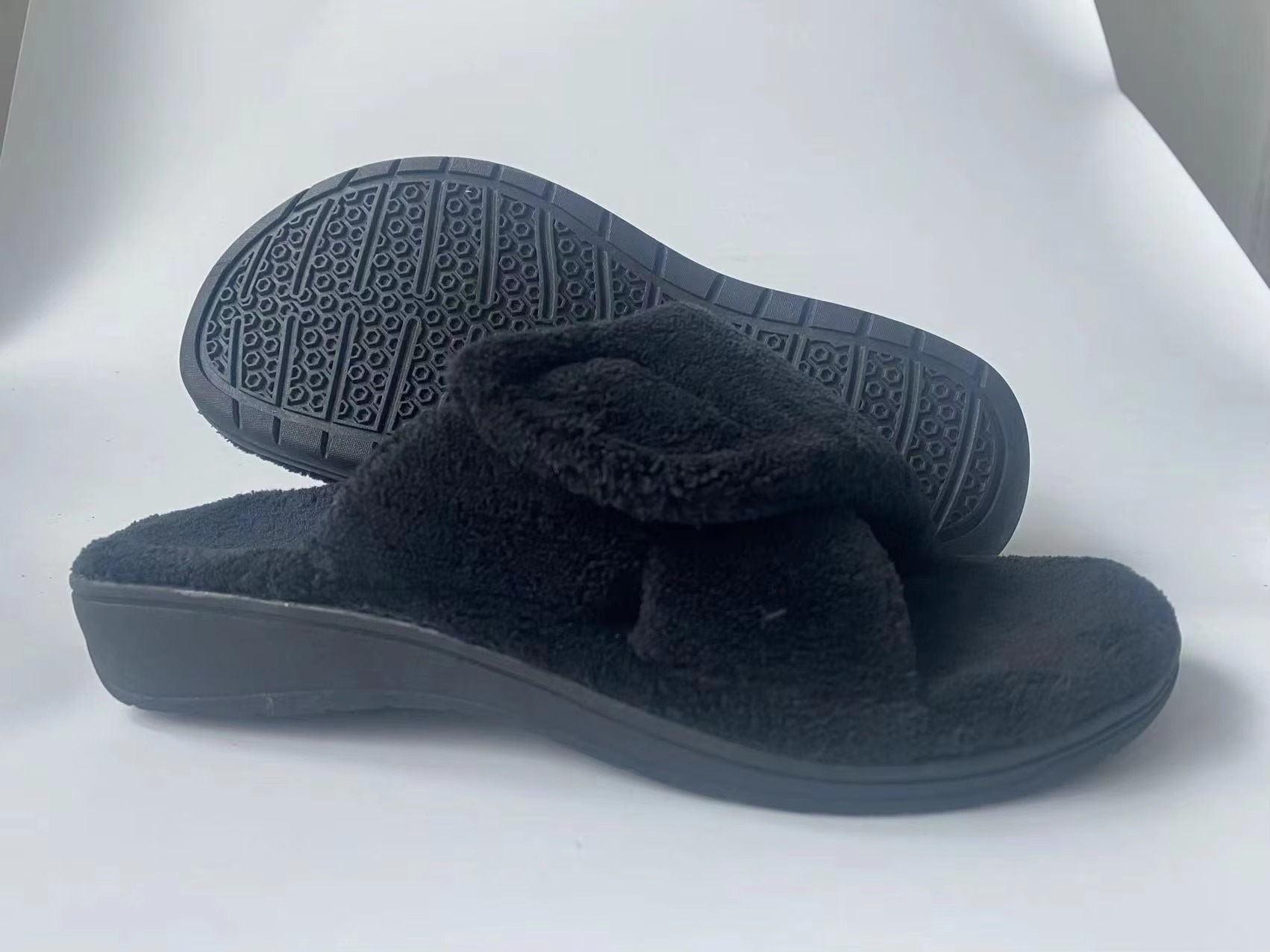 JHC-WS05 | Thick-Soled Fuzzy Cross-Strap Arch Support Slippers angle 6